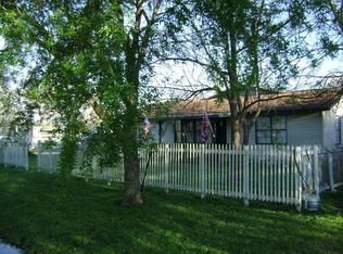 604 E Michalk St, Thorndale, TX 76577