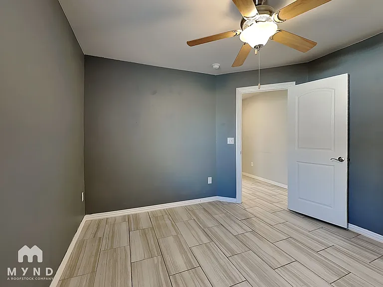 480 Holly St — Photo 16