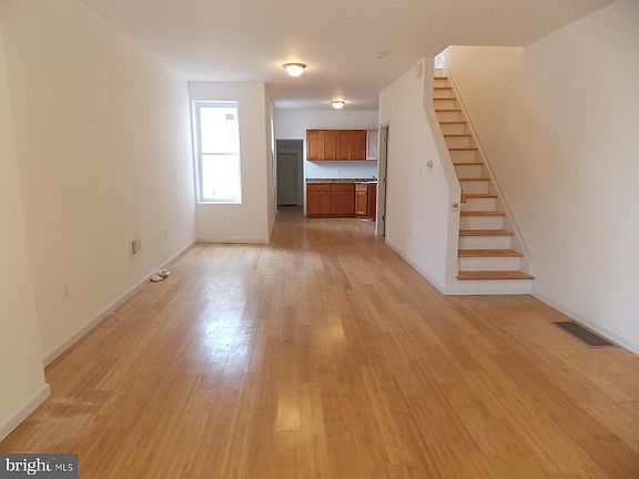 3rd image of 835 N 39th St