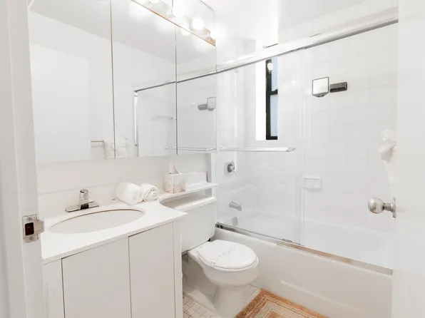 150 West 51st Street image 8 of 17