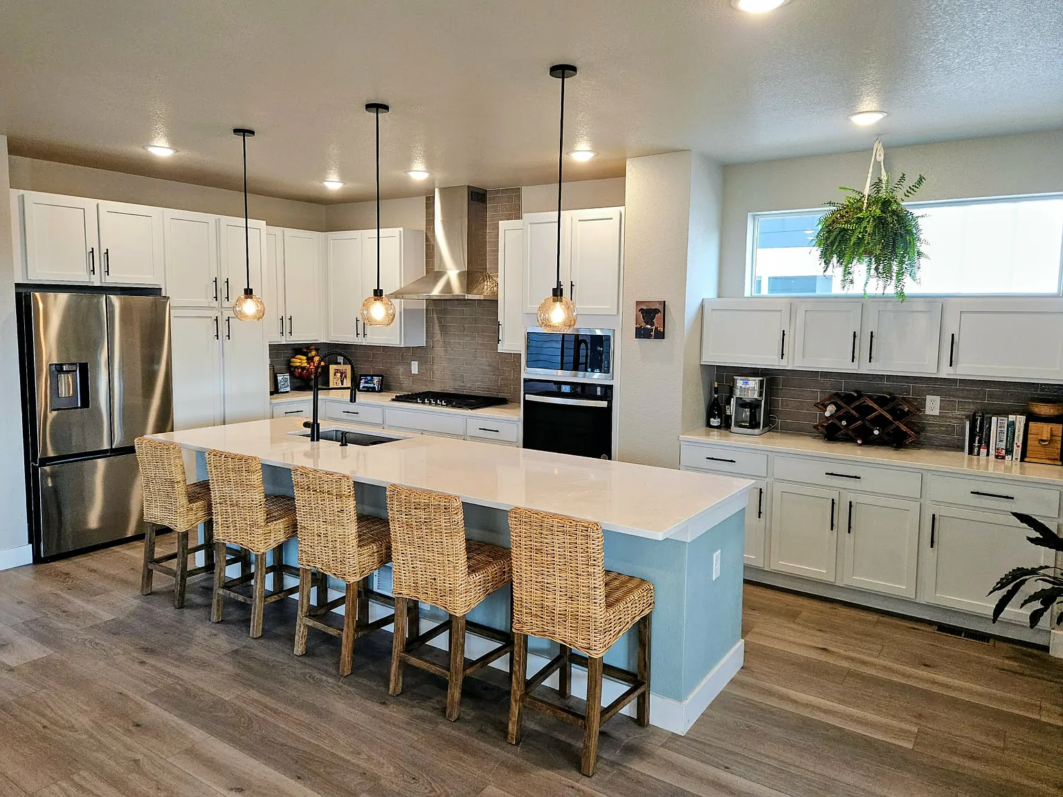 3 bed, 2197 sqft, $800 — Photo 1