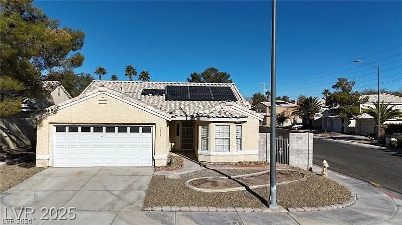 2 bed, 2.0 bath, 1197 sqft, $2,275 — Photo 3