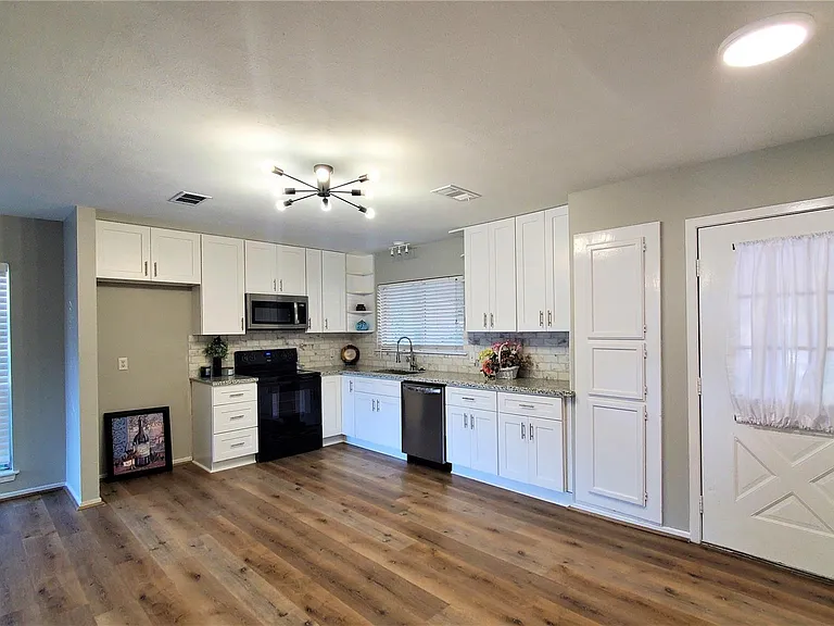 14419 Cypress Leaf Dr — Photo 17