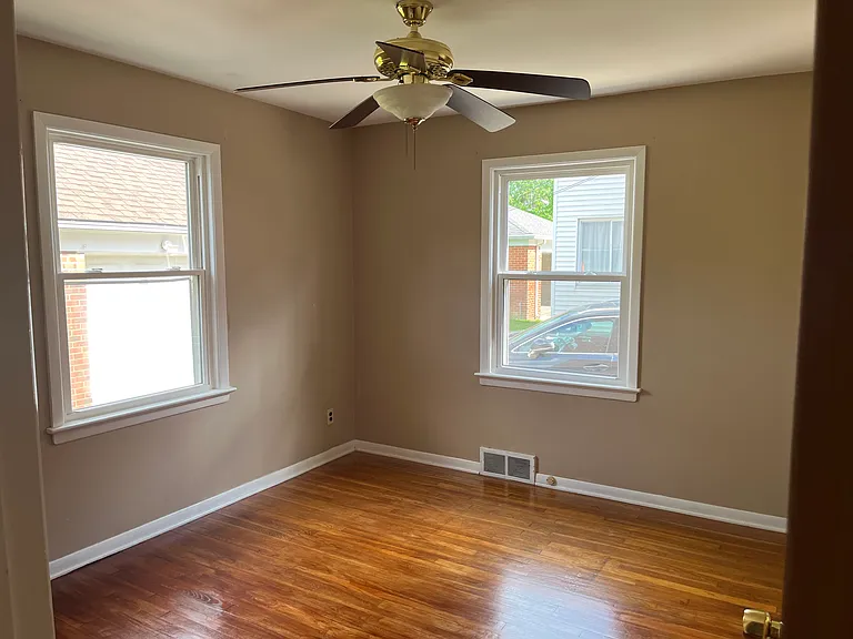 2371 Warrensville Center Rd #UP — Photo 5