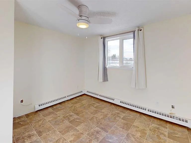 10405 99th Ave #104 — Photo 10
