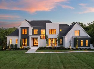 739 W Meade Dr, Nashville, TN 37205