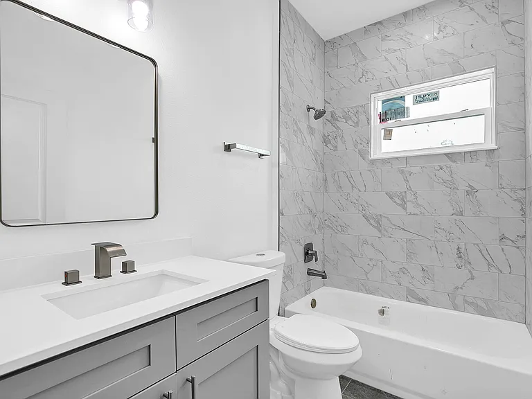 555 Gagnon St SE — Photo 9