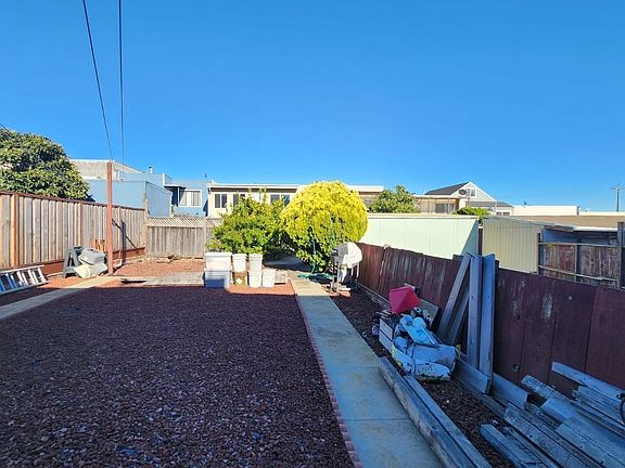 4th image of 167 Cora St