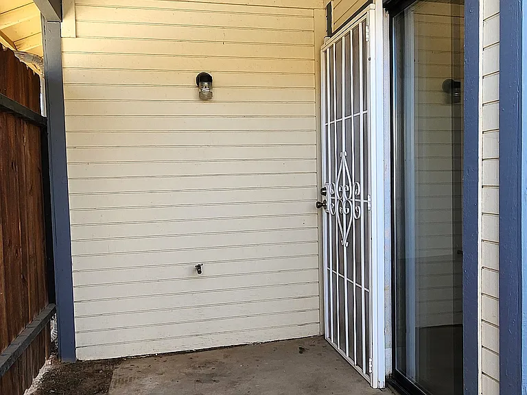 6'x6' Master Bedroom Covered Patio