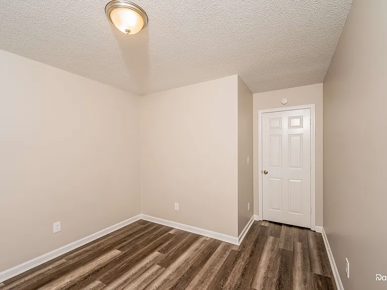 6725 Crossbrook Ln — Photo 12