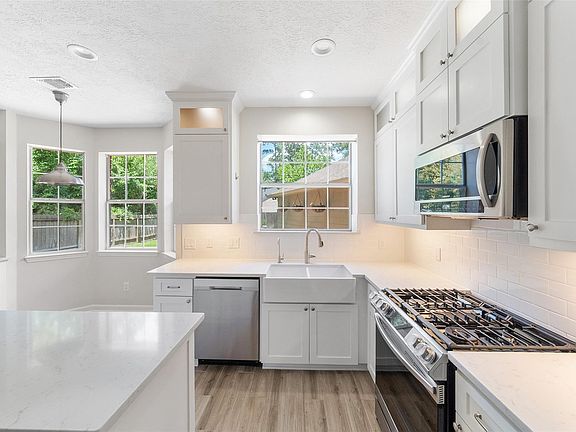 5th image of 18 Hawkseye Pl