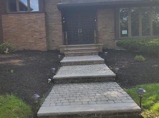 1 Fairfield Dr, Wilkes Barre, PA 18702