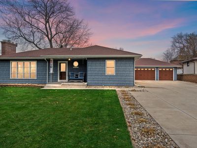 240 W Greenwood Ave, Crown Point, IN, 46307