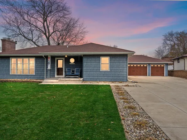 240 W Greenwood Ave, Crown Point, IN 46307