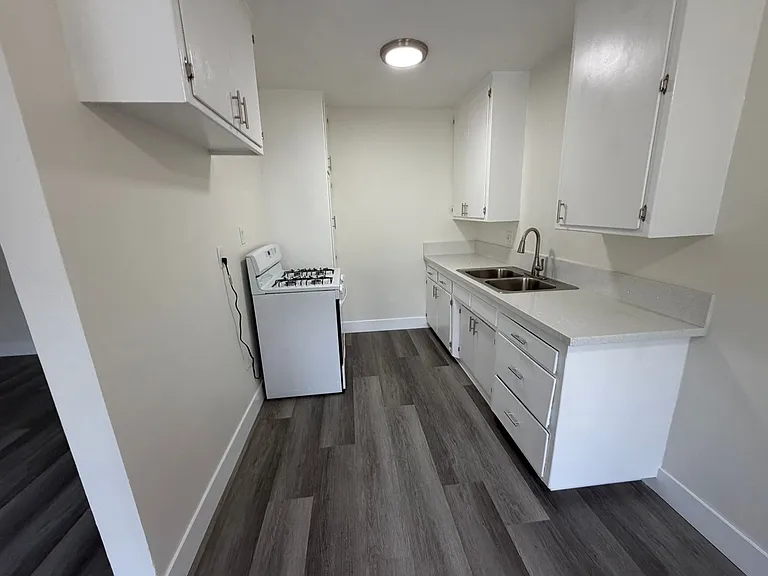 8028 Boer Ave — Photo 3