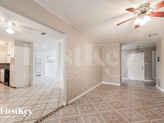 4th image of 4610 Anice St