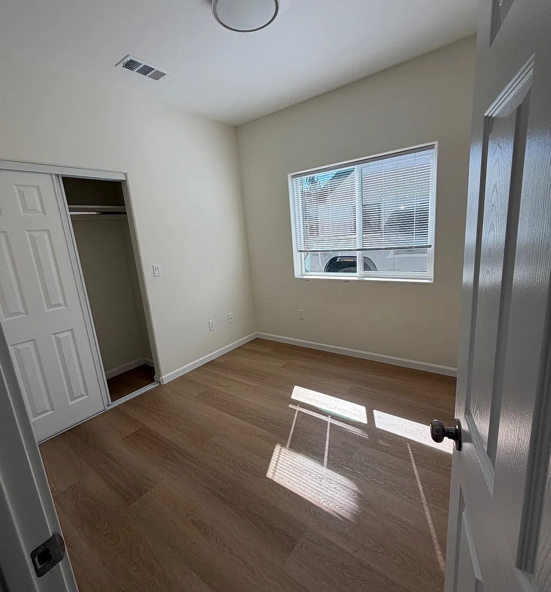 556 Foothill — Photo 3