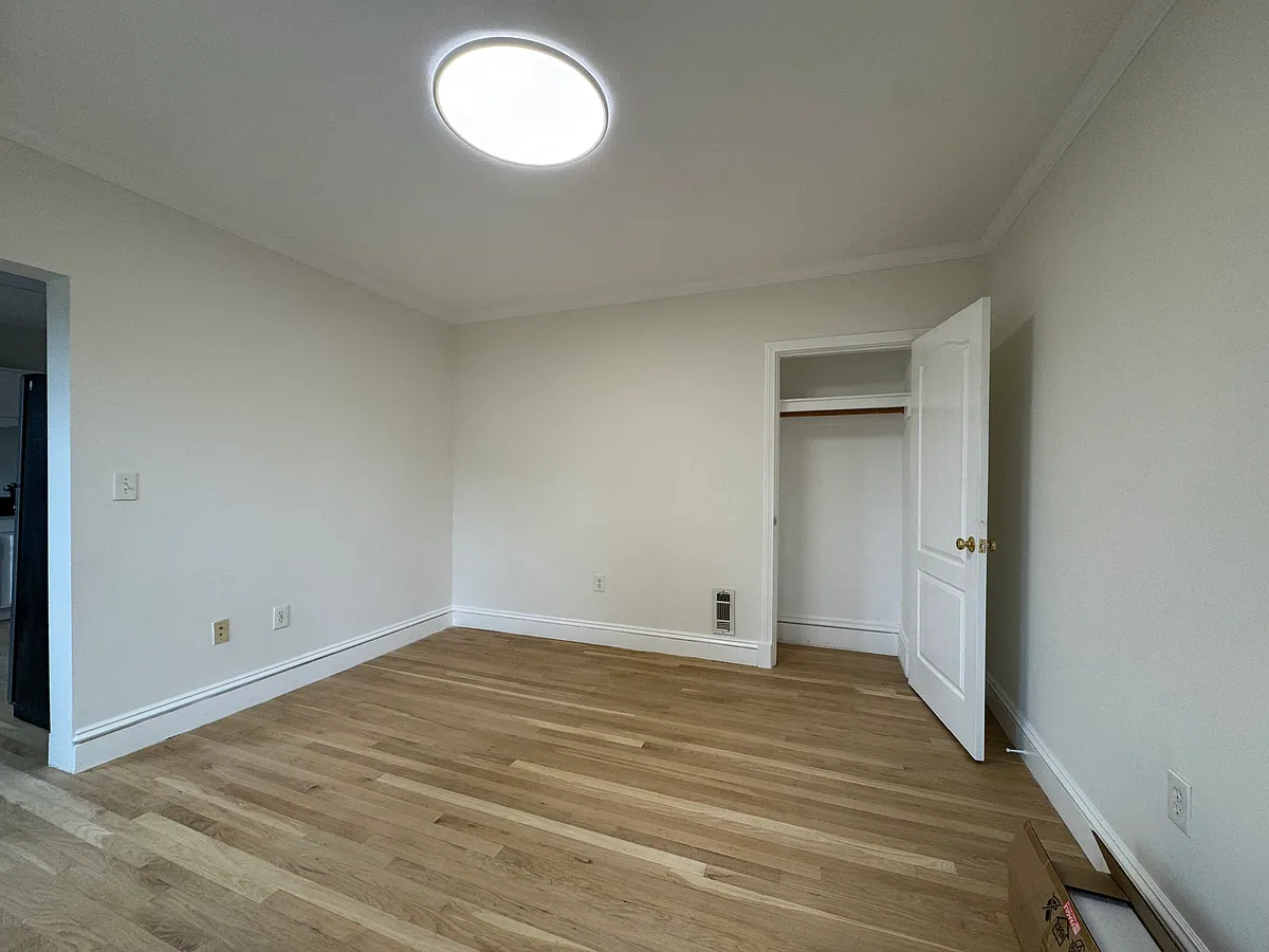 Building Photo - 94 Cushing St #3