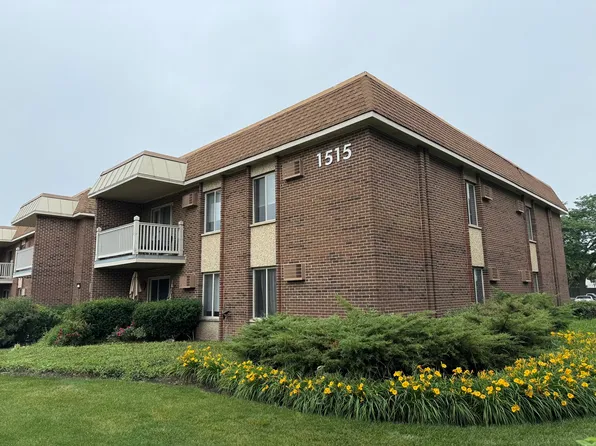 1515 E Churchill Dr APT 205, Palatine, IL 60074