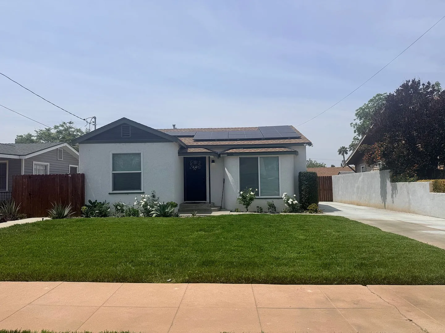 3 bedroom home in a great neighborhood in Riverside — Photo 1