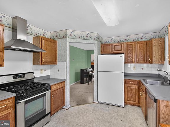 2nd image of 5125 Marx Dr