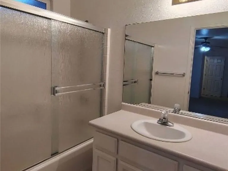 1854 Whitley Ave — Photo 7