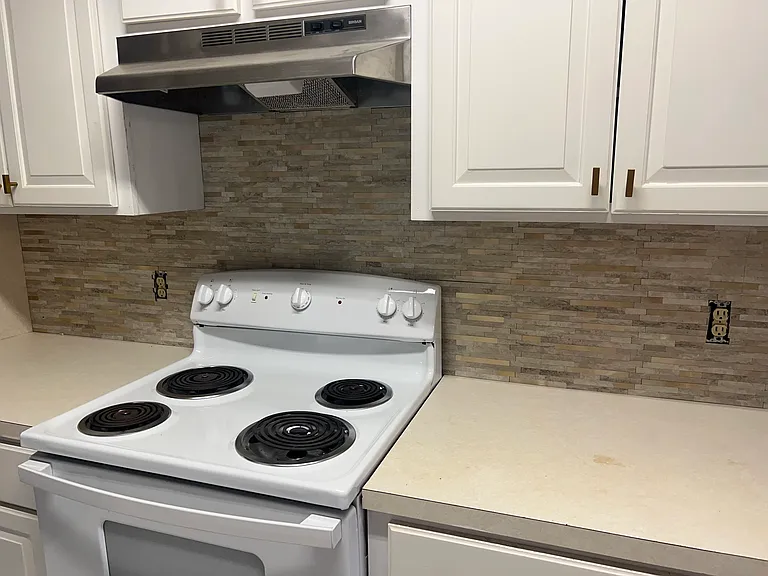 4801 Whispering Pines Loop — Photo 4