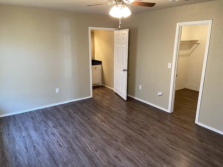 2709 Cornell St — Photo 6