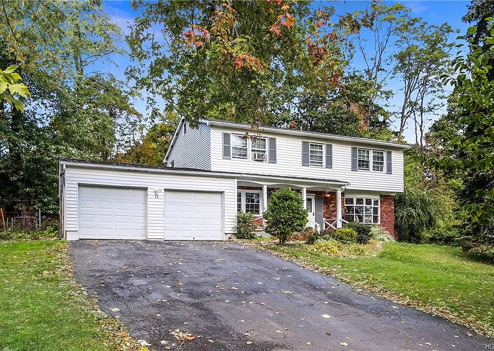 2nd image of 11 Adrianne Dr