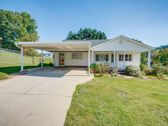 2nd image of 141 Pineview Dr