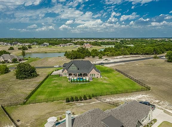 5th image of 4636 Lake Shore Dr