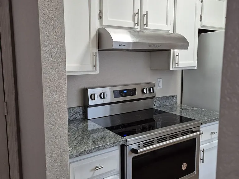 Lindsay Villas Townhomes — Photo 22