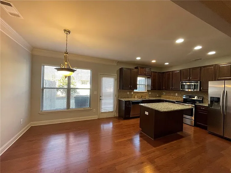 10584 Naramore Ln — Photo 15