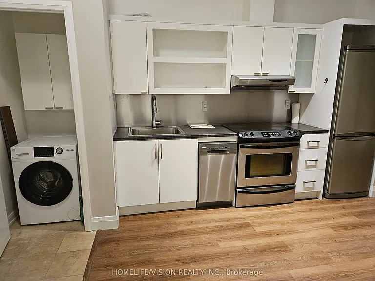 111 Elizabeth St #108 — Photo 6