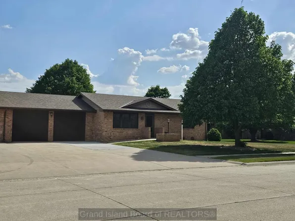 1507 E 44th St, Kearney, NE 68847