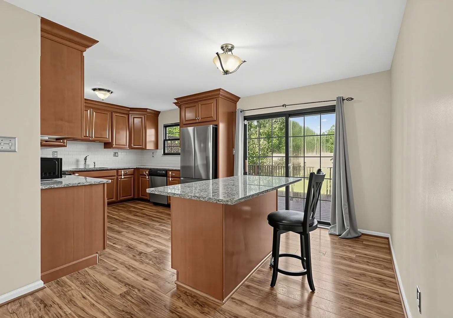Charming 3BR Townhome in Philadelphia — Photo 4
