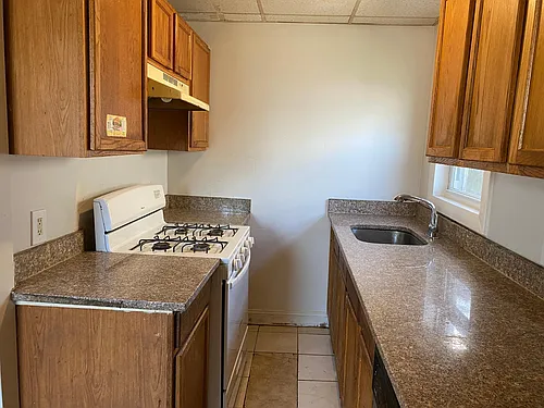 328 336 5th St Unit 1 Fall River Spacious 2 Bedroom in Corky Row Historic District! Great Location Photo 1