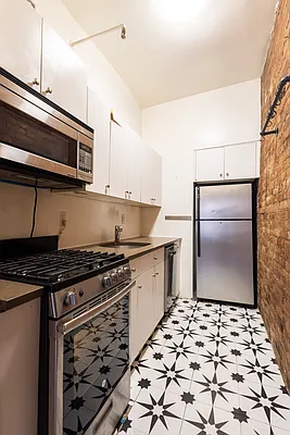 Rented by Compass | media 22