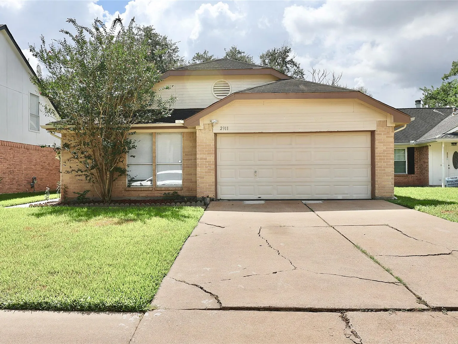 3 bed, 2.0 bath, 1325 sqft, $1,900 — Photo 2