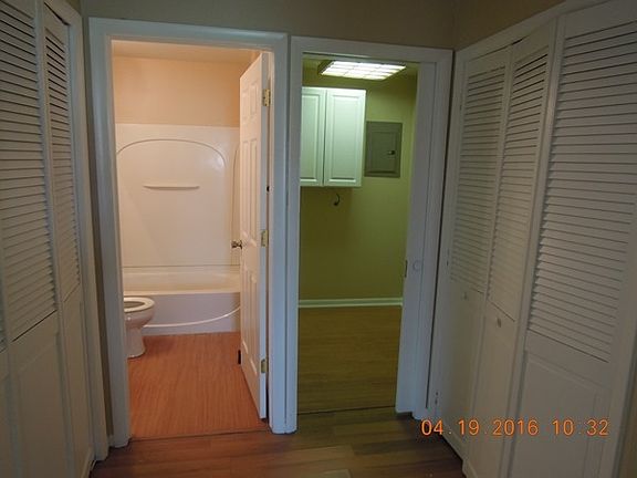 5th image of 403 E Camden Dr