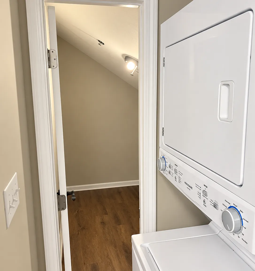 1 bed, 900 sqft, $875 — Photo 1