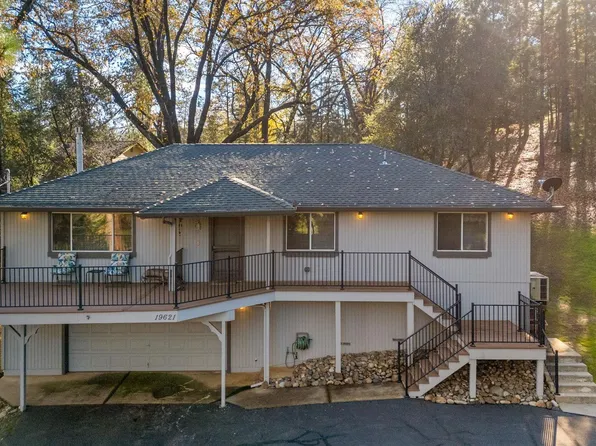 19621 Cottonwood St, Groveland, CA 95321