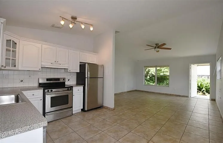 501 SW 17th St #1-2