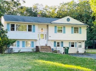 5 Iris St, Eatontown, NJ 07724