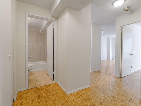 5th image of 250 E 40th St #8A1