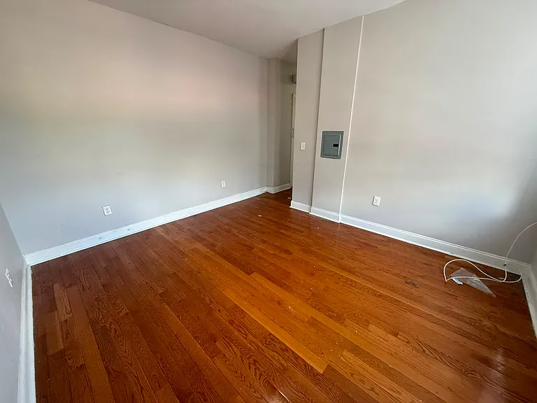 1060 Westside Ave #33E — Photo 4