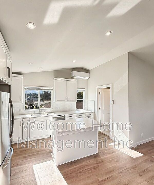 1st image of 179A Brown Dr