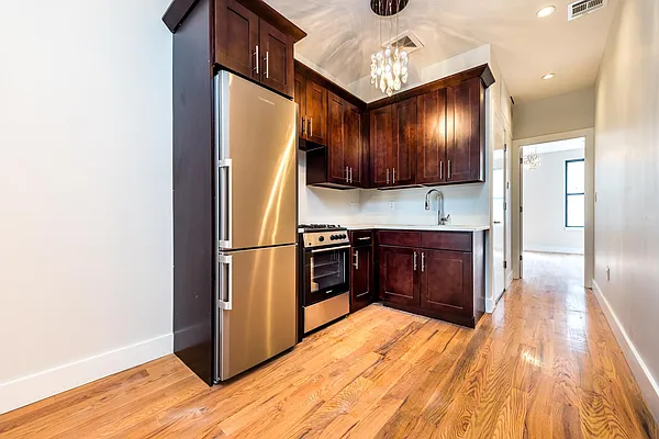 Rented by Nooklyn NYC LLC | media 31