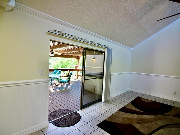 5th image of 813 Hazelton St #B
