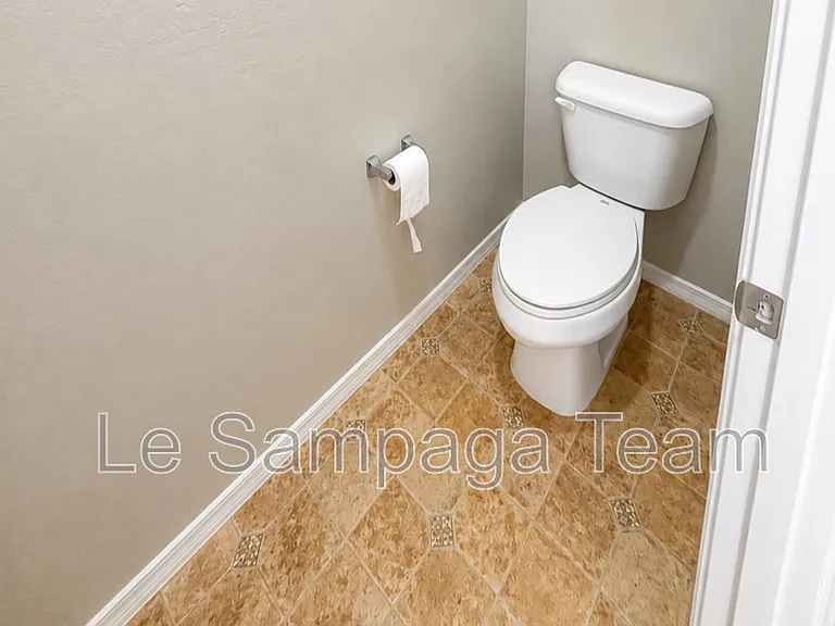 17636 W Maui Ln — Photo 30